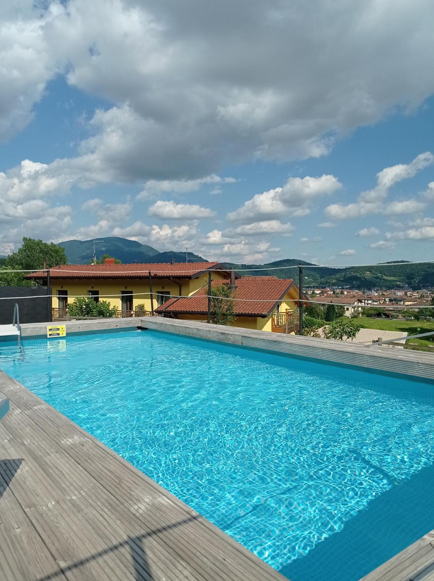 Agriturismo La Soglia Del Parco Ranica Exterior photo