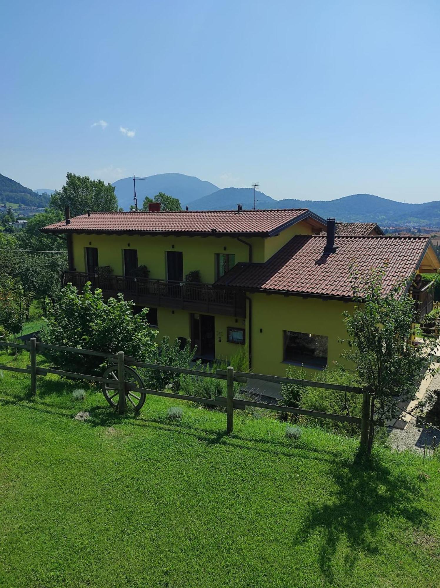 Agriturismo La Soglia Del Parco Ranica Exterior photo