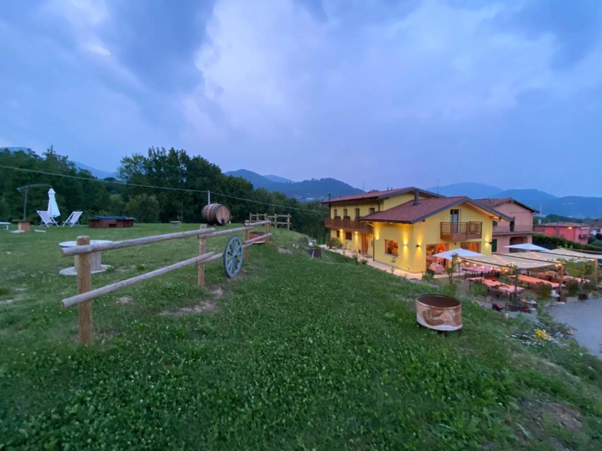 Agriturismo La Soglia Del Parco Ranica Exterior photo